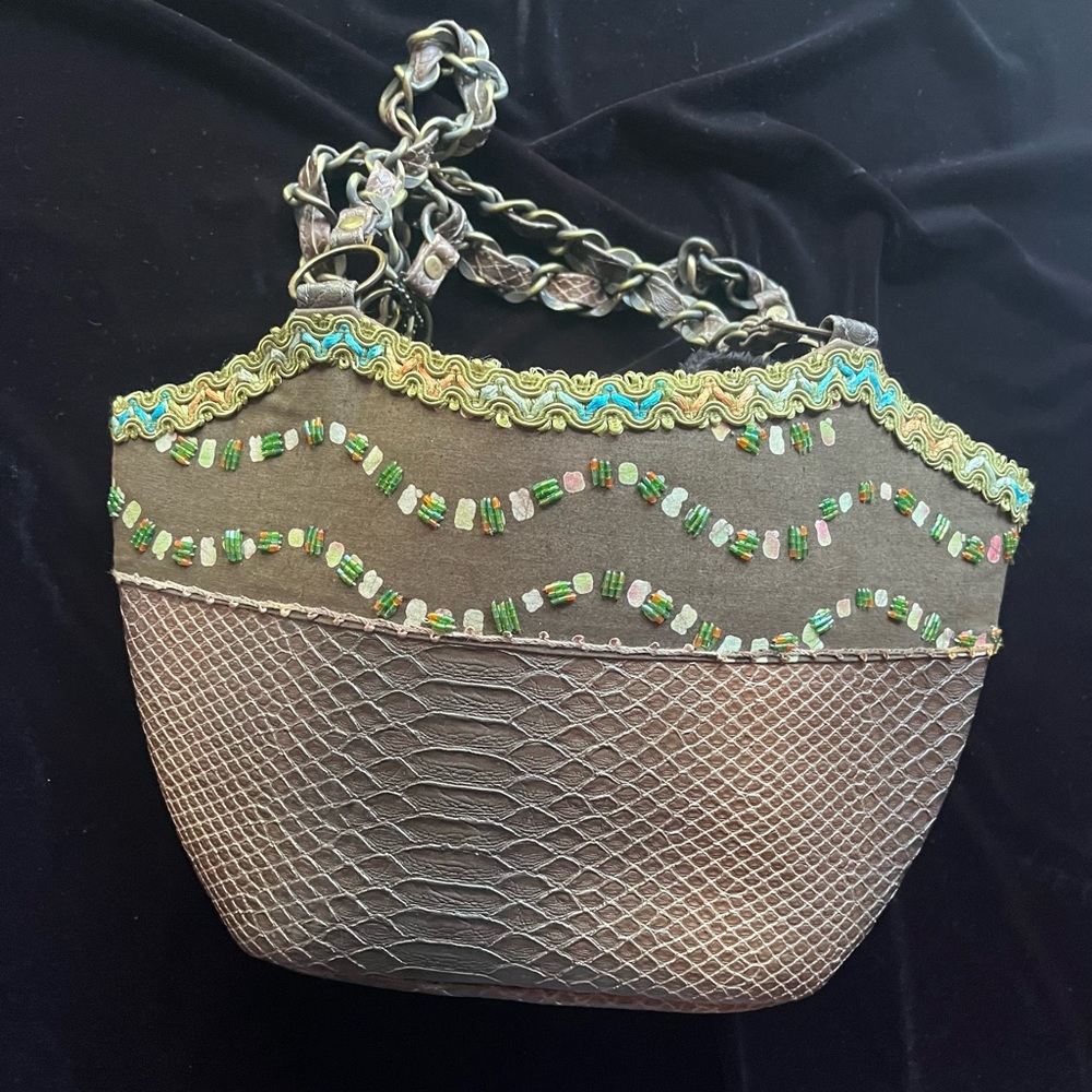 Mary Frances Beaded Shell Handbag - Picture 4 of 16